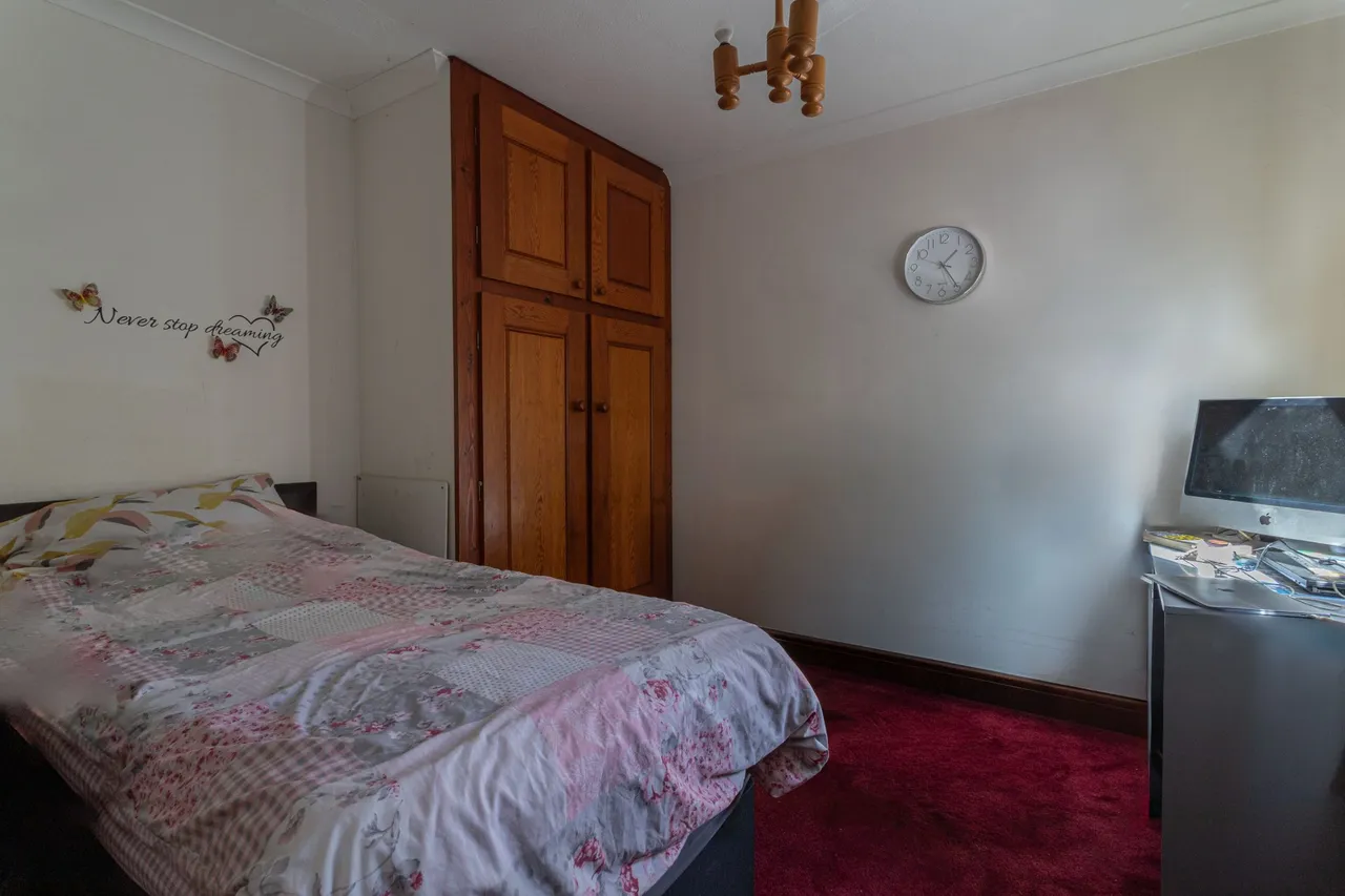 Chequers Lane, Eversley, RG27, photo 7