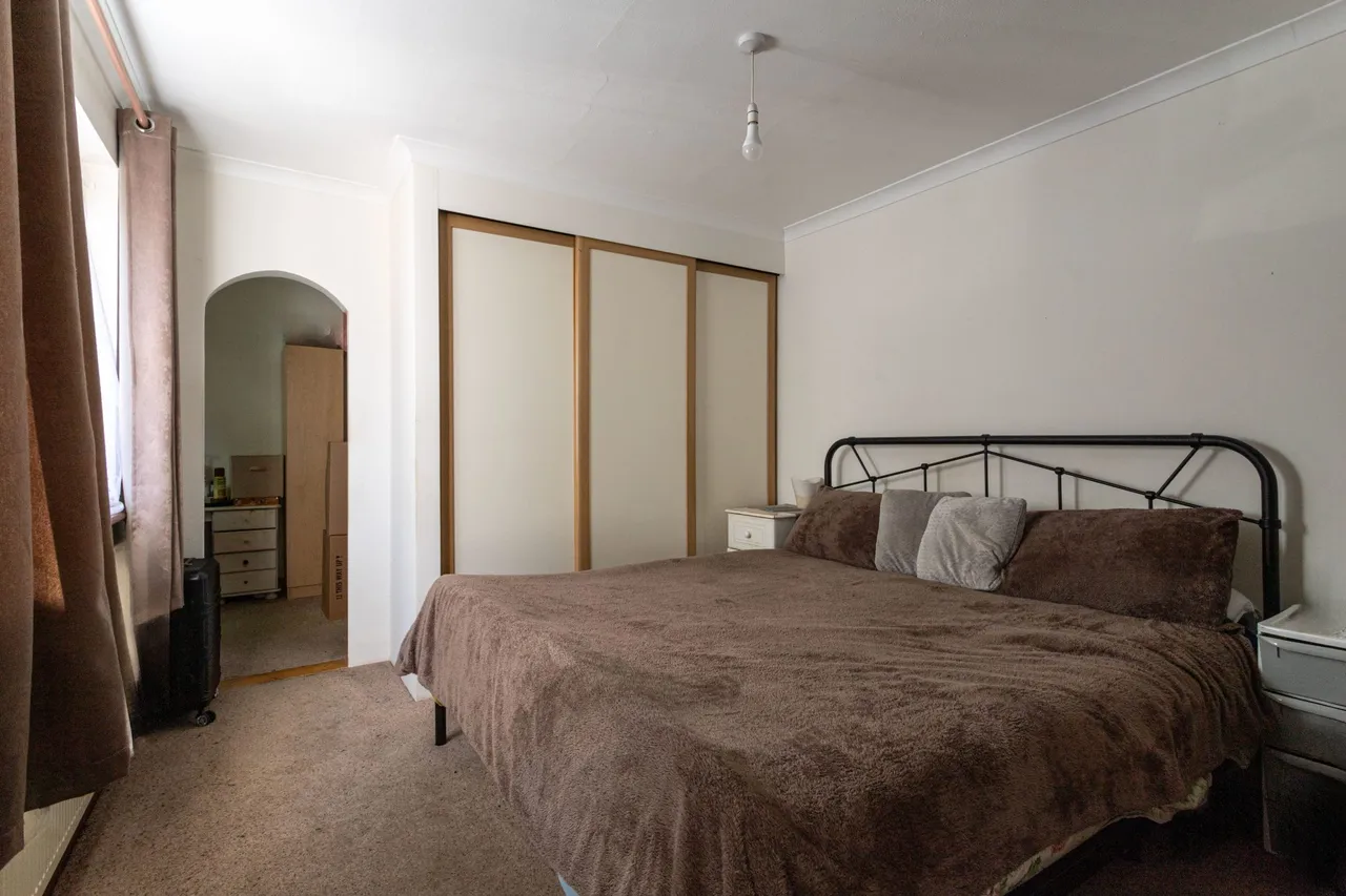 Chequers Lane, Eversley, RG27, photo 6