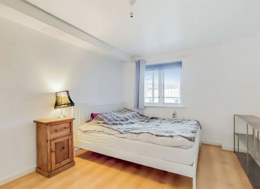 Shacklewell Lane, Hackney, E8, photo 6