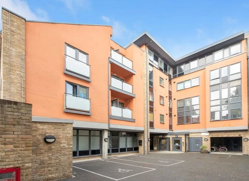 Shacklewell Lane, Hackney, E8, photo 12