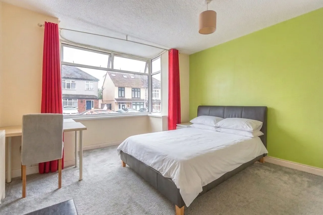 Third Avenue, Bristol, BS7, photo 6