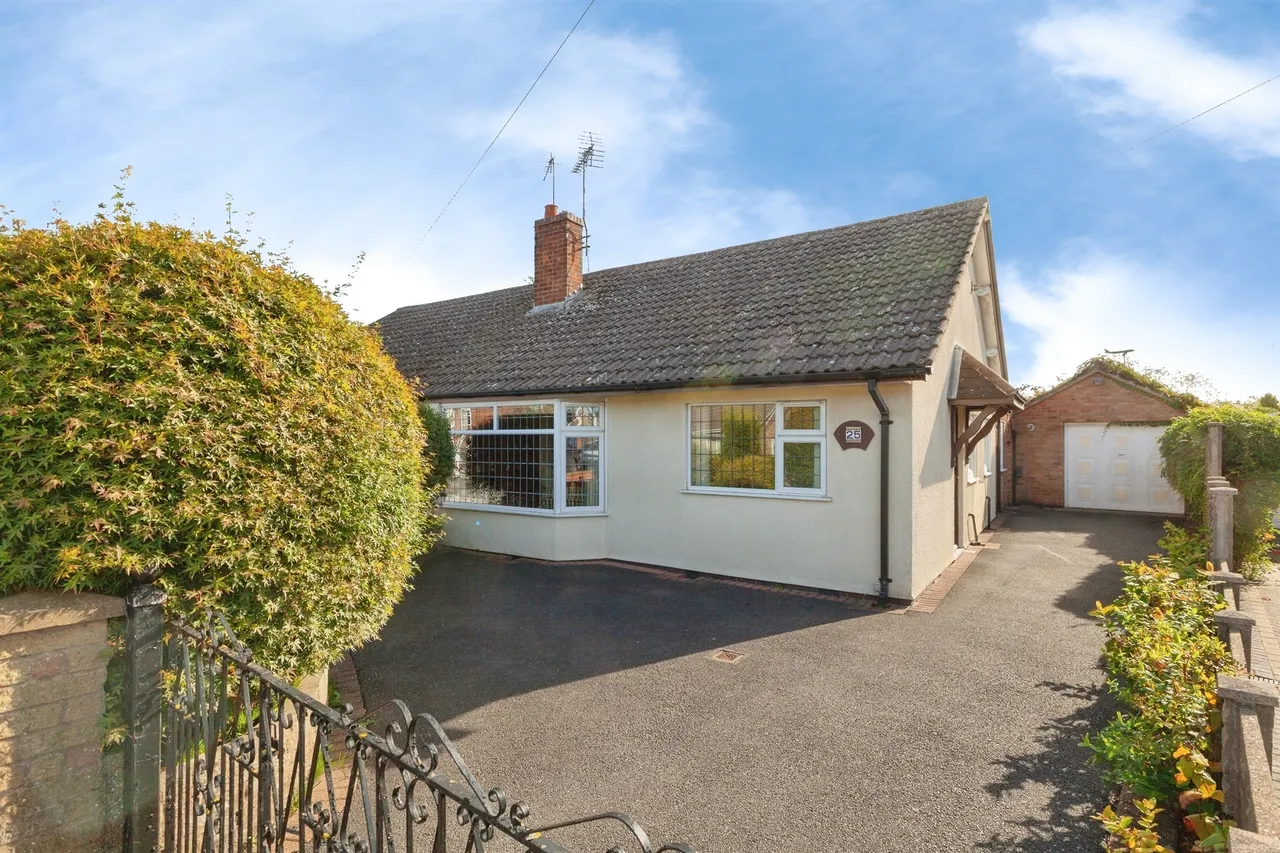 2 bed house for sale — Durham Drive, Wigston