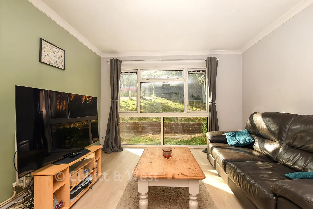 Holmesdale Road, North Holmwood, RH5, photo 5