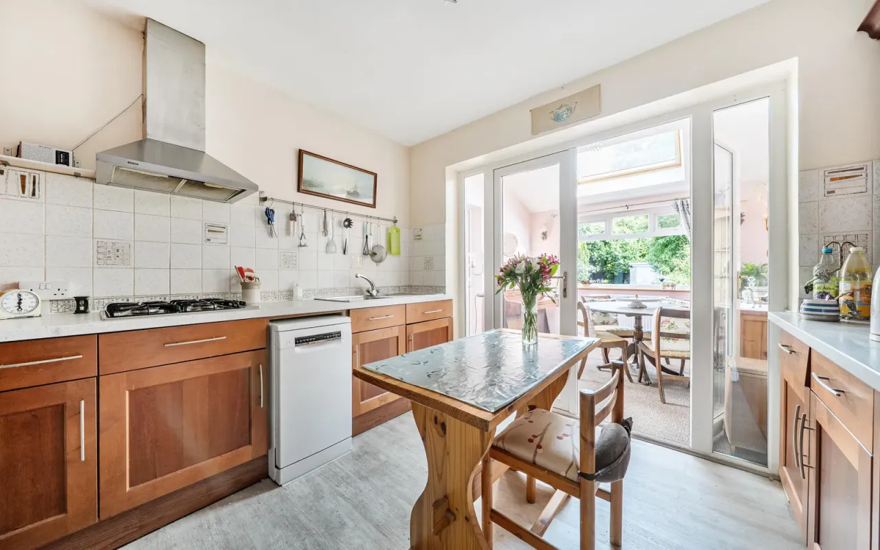 Wendover Drive, Bedford, photo 4