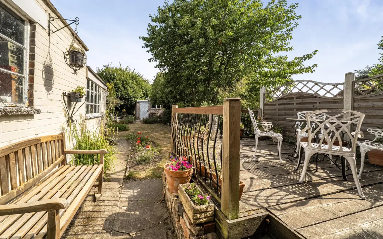 Wendover Drive, Bedford, photo 18