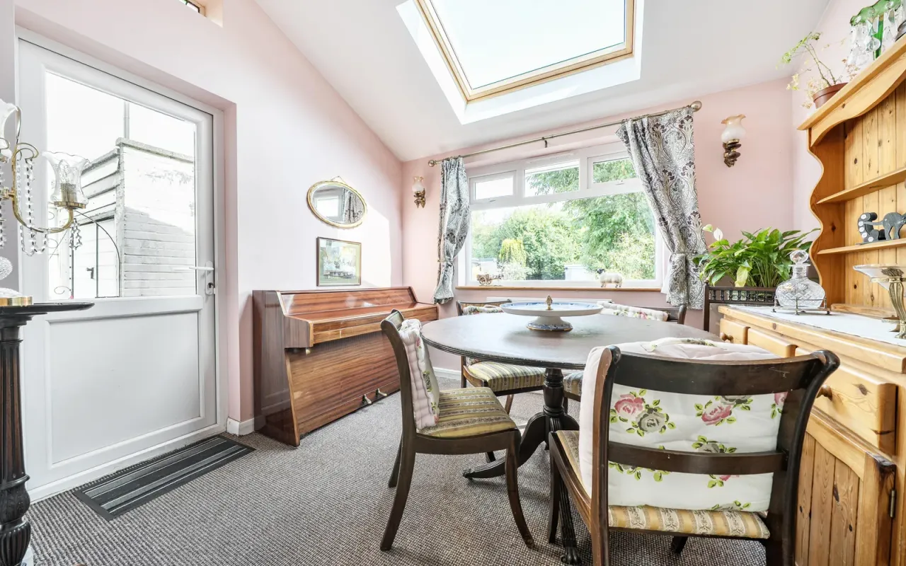 Wendover Drive, Bedford, photo 6
