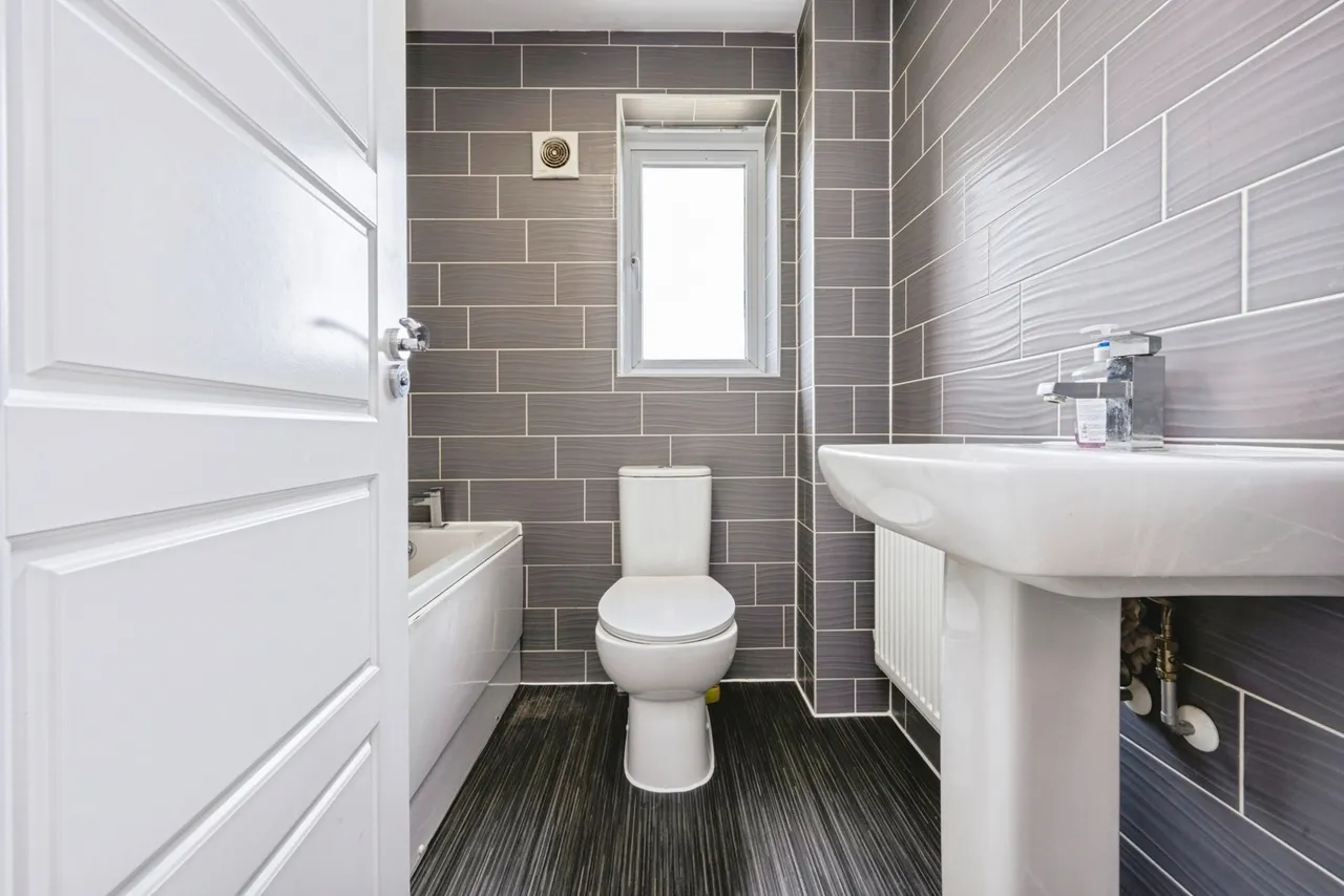 Winchell Mews, Great Denham, Bedford, Bedfordshire, MK40, photo 6