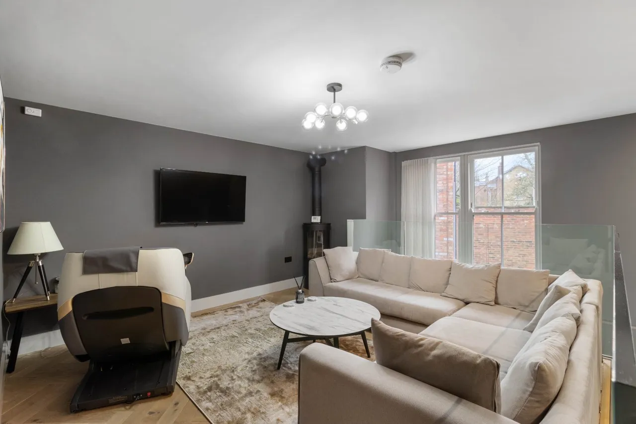 Cavendish Place, Bowdon, WA14, photo 3