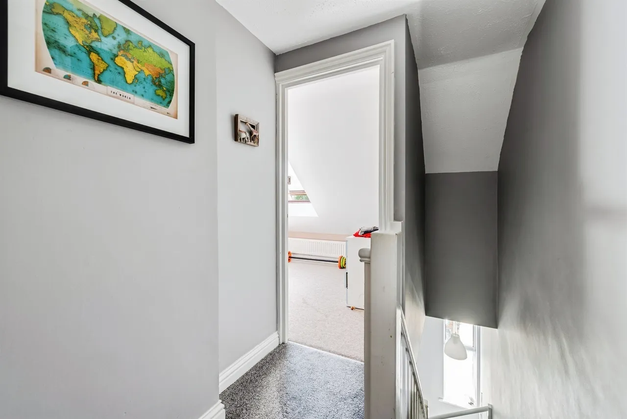 Cross Street, Swindon, SN1, photo 10