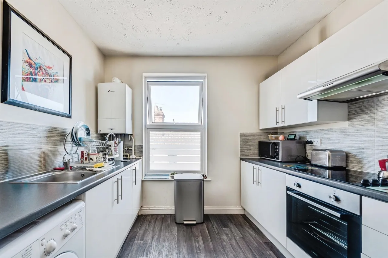 2 bed flat for sale, Cross Street, Swindon, SN1