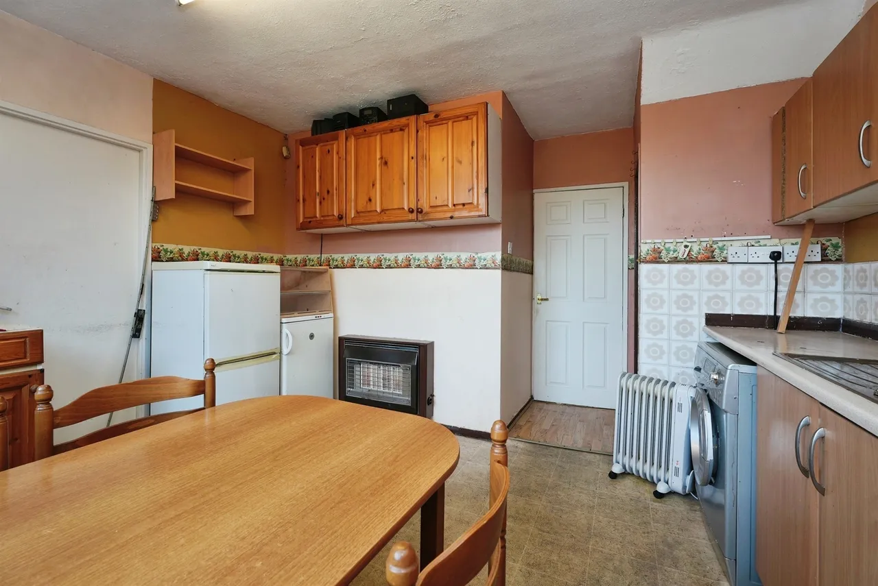 Short Close, Wyke, BD12, photo 6