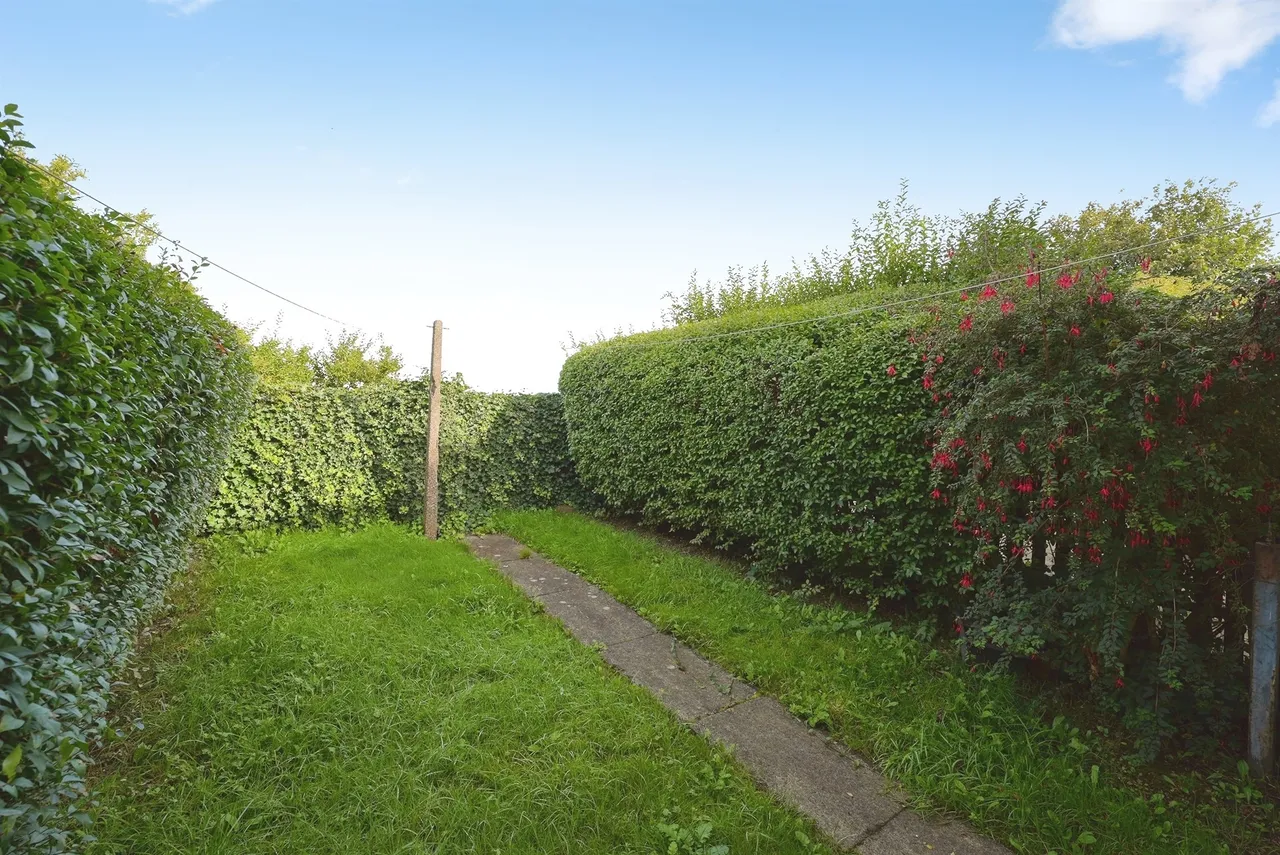 Short Close, Wyke, BD12, photo 17
