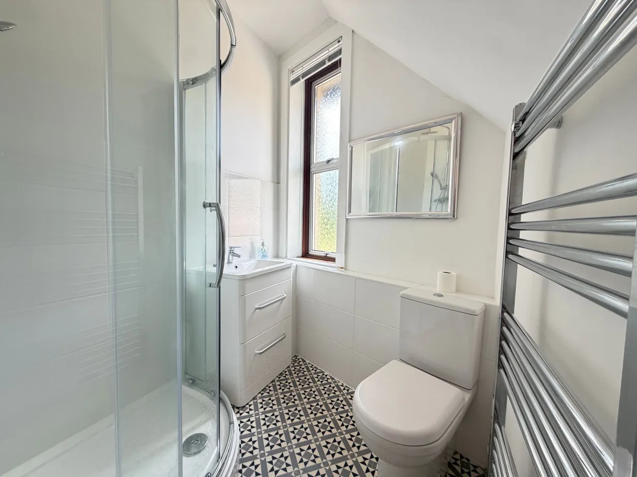Church Road, Milford, GU8, photo 5