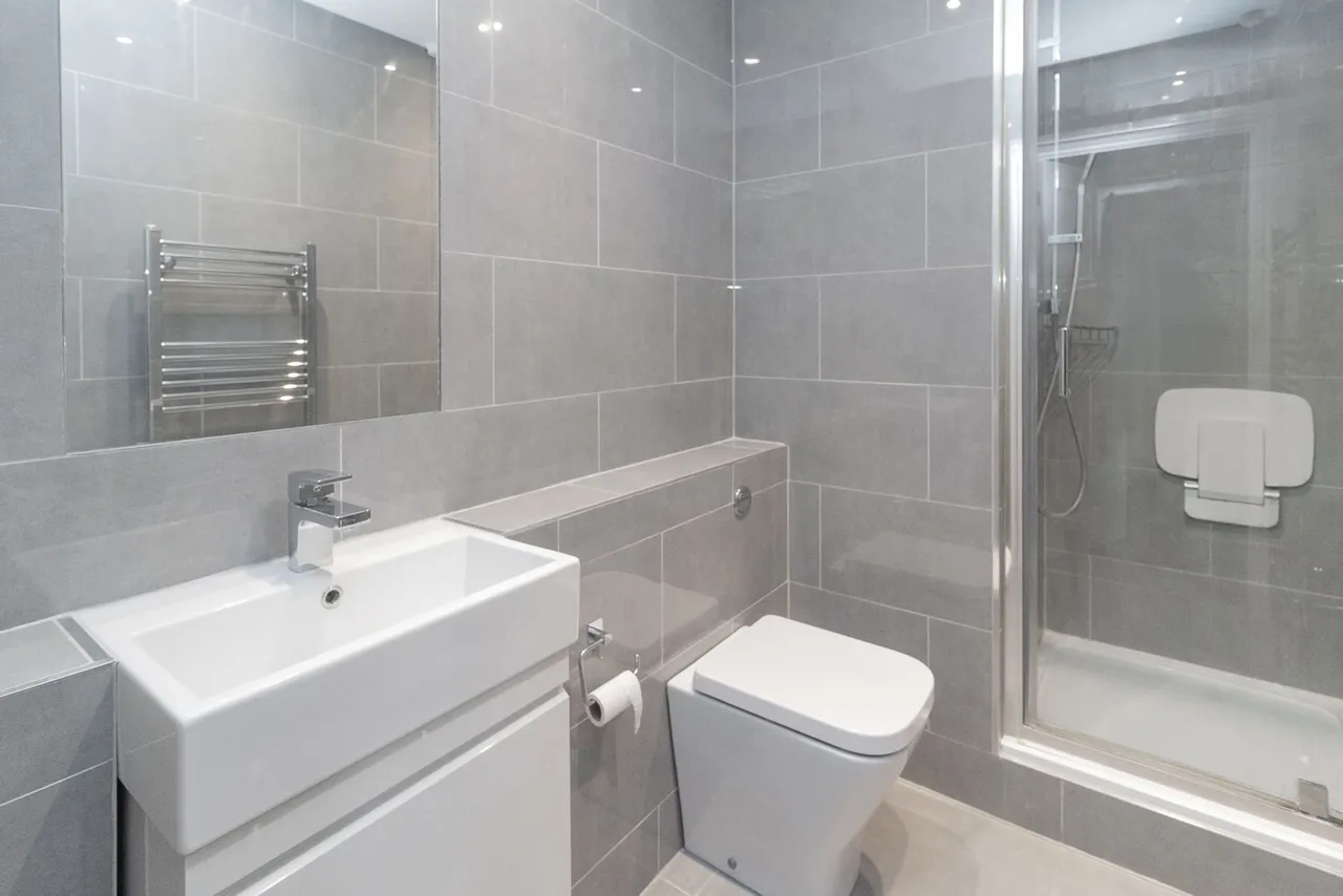 Eaton Court, Edgwareway, HA8, photo 9