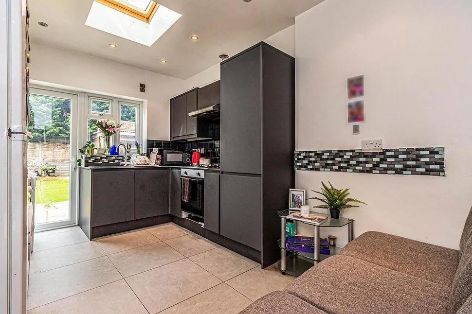 Robin Hood Way, London, SW15, photo 3