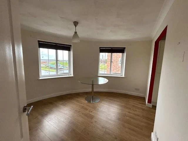 Chiltern Place, Raddle Wharf, CH65, photo 4