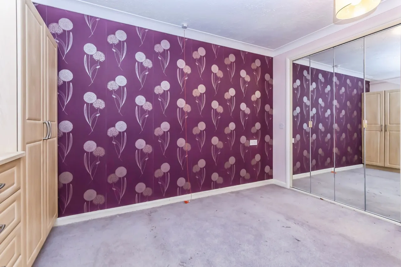 Hillcroft Court, Chaldon Road, Caterham, Surrey, CR3, photo 10