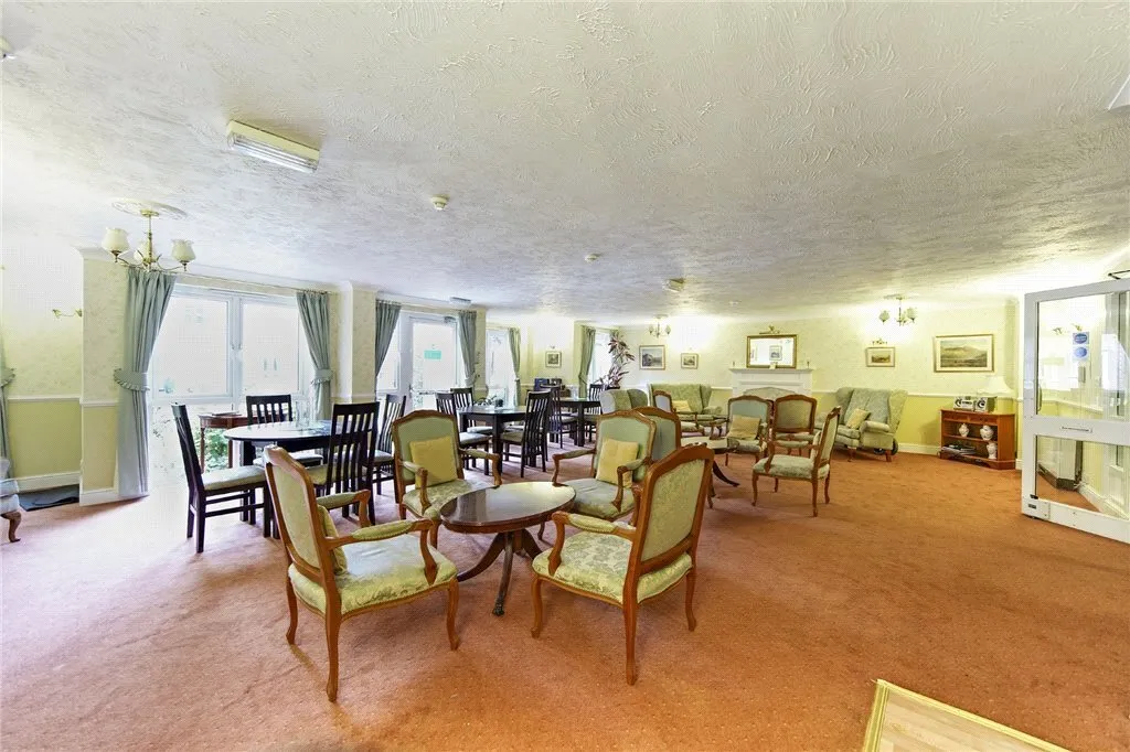 Hillcroft Court, Chaldon Road, Caterham, Surrey, CR3, photo 6