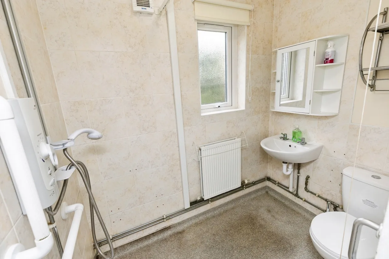 Bryn Gwenfro, Tanyfron, LL11, photo 14
