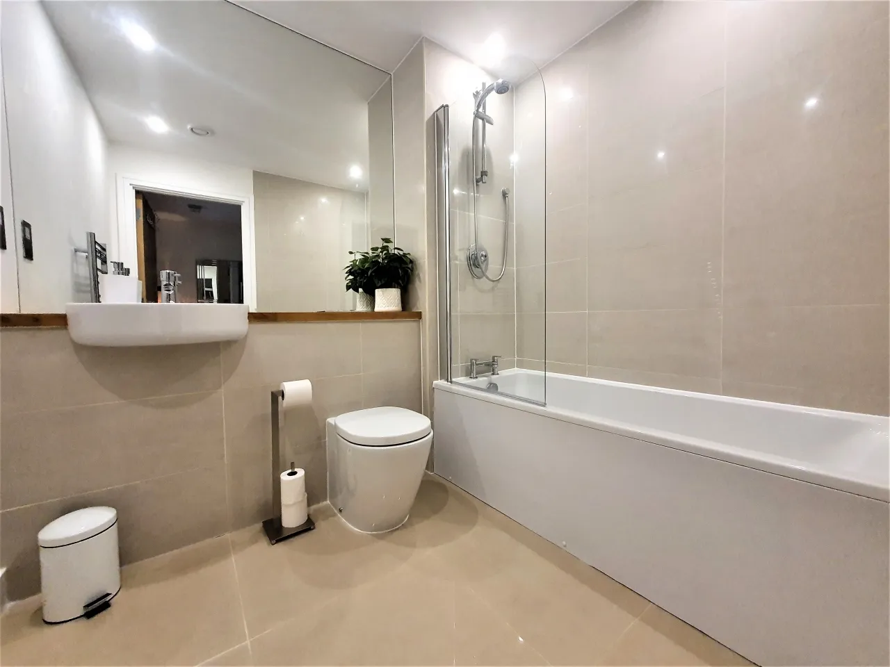 Craig Tower, 1 Aqua Vista Square, Bow, London, E3, photo 4