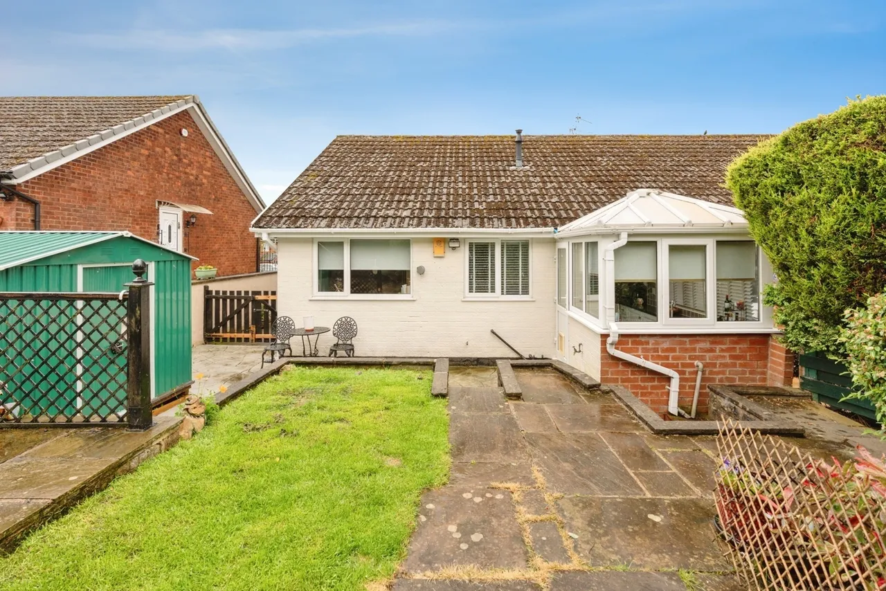 Harrogate Crescent, Burnley, Lancashire, BB10, photo 17