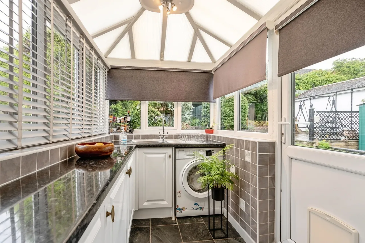 Harrogate Crescent, Burnley, Lancashire, BB10, photo 14