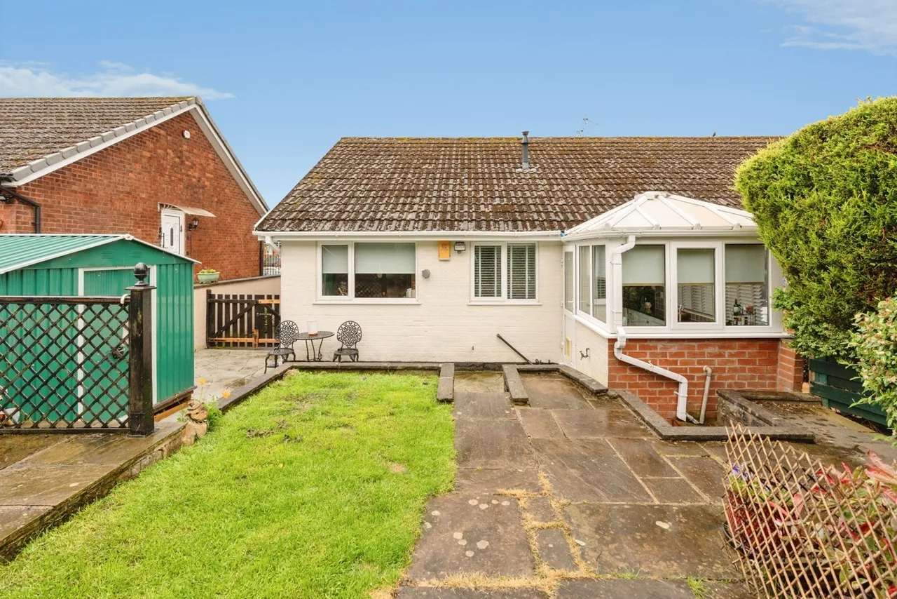 Harrogate Crescent, Burnley, Lancashire, BB10, photo 16