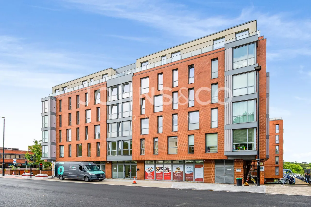 Lighterage Court, Brentford, TW8, photo 2