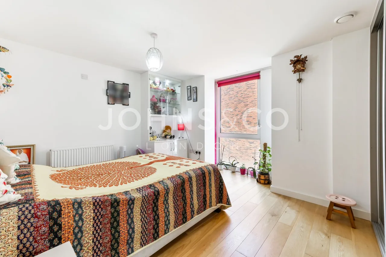 Lighterage Court, Brentford, TW8, photo 3