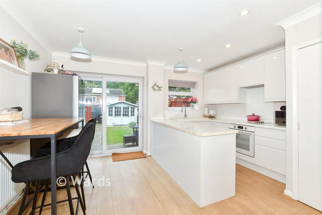 Hildenborough Crescent, Allington, ME16, photo 3