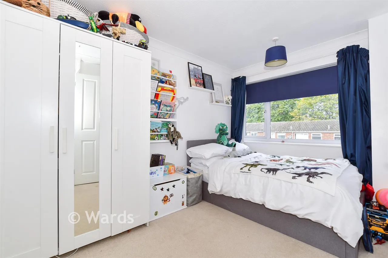 Hildenborough Crescent, Allington, ME16, photo 13