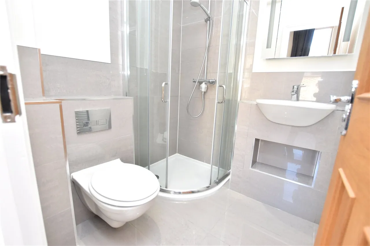 Farnborough Road, Farnborough, Hampshire, GU14 7JG, photo 14