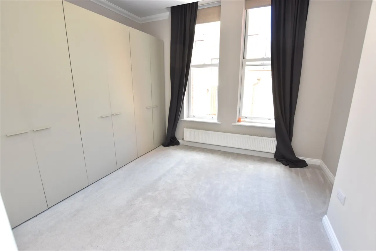 Farnborough Road, Farnborough, Hampshire, GU14 7JG, photo 16