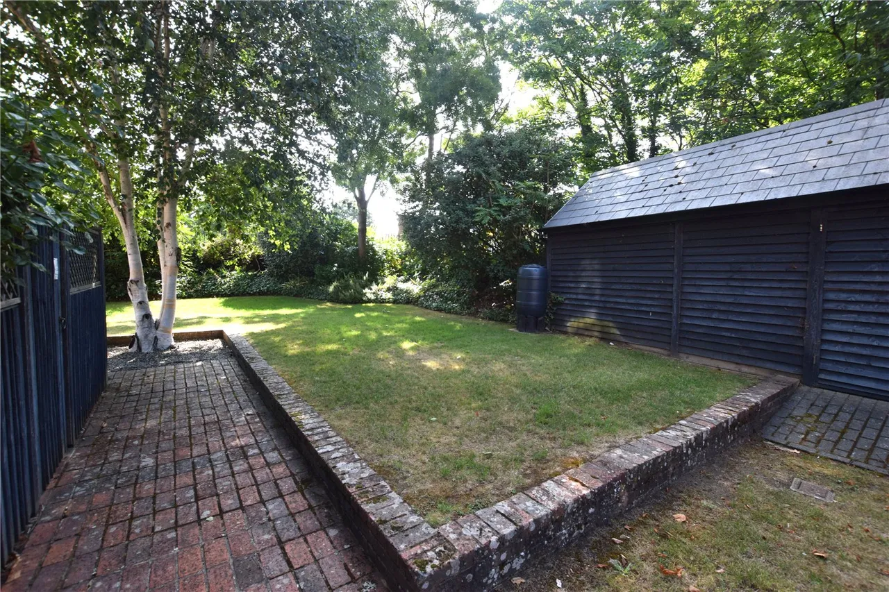 Farnborough Road, Farnborough, Hampshire, GU14 7JG, photo 17
