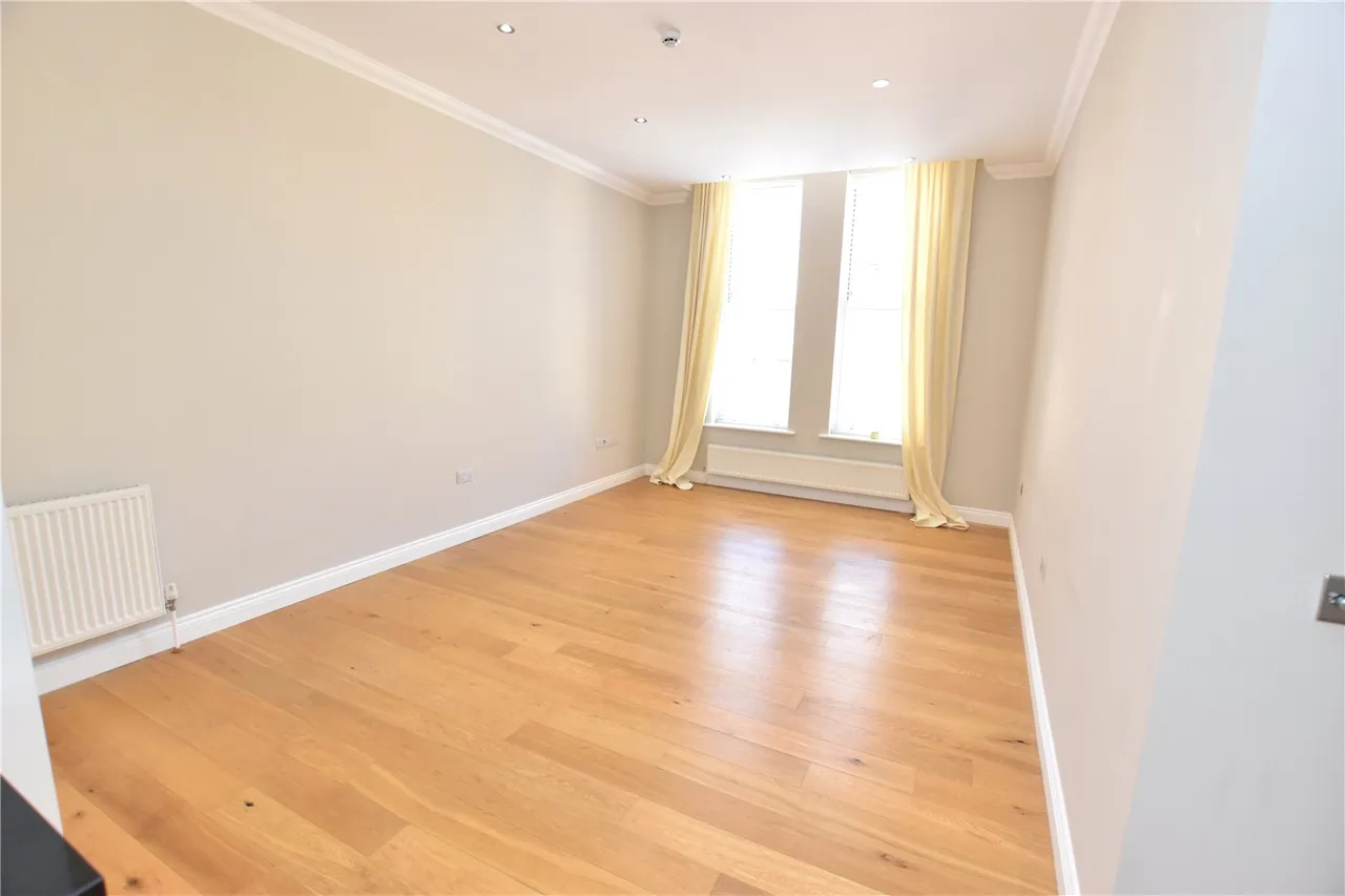 Farnborough Road, Farnborough, Hampshire, GU14 7JG, photo 11