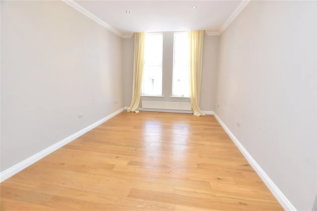 Farnborough Road, Farnborough, Hampshire, GU14 7JG, photo 10