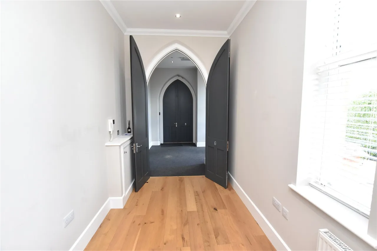 Farnborough Road, Farnborough, Hampshire, GU14 7JG, photo 5