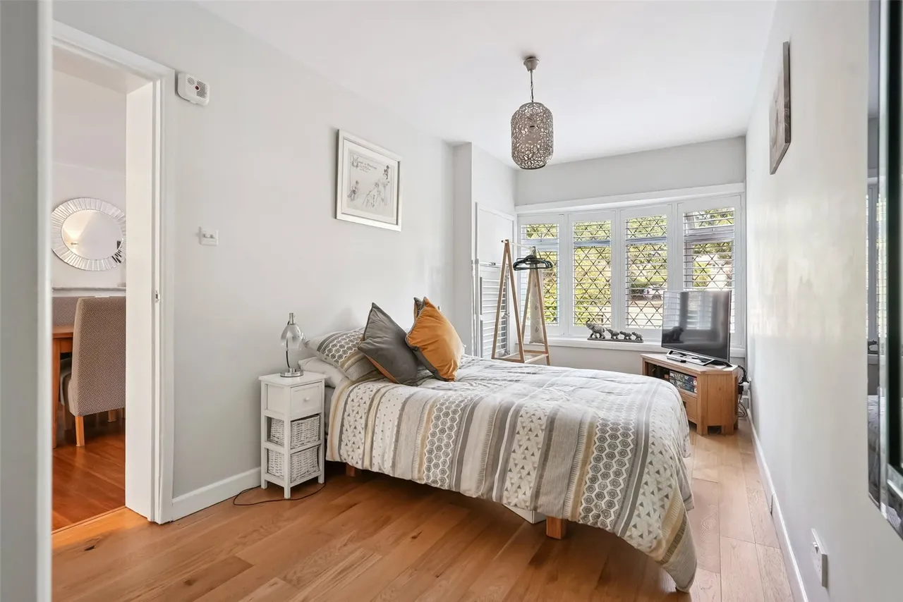 Hawkewood Road, Lower Sunbury, TW16 6HH, photo 9