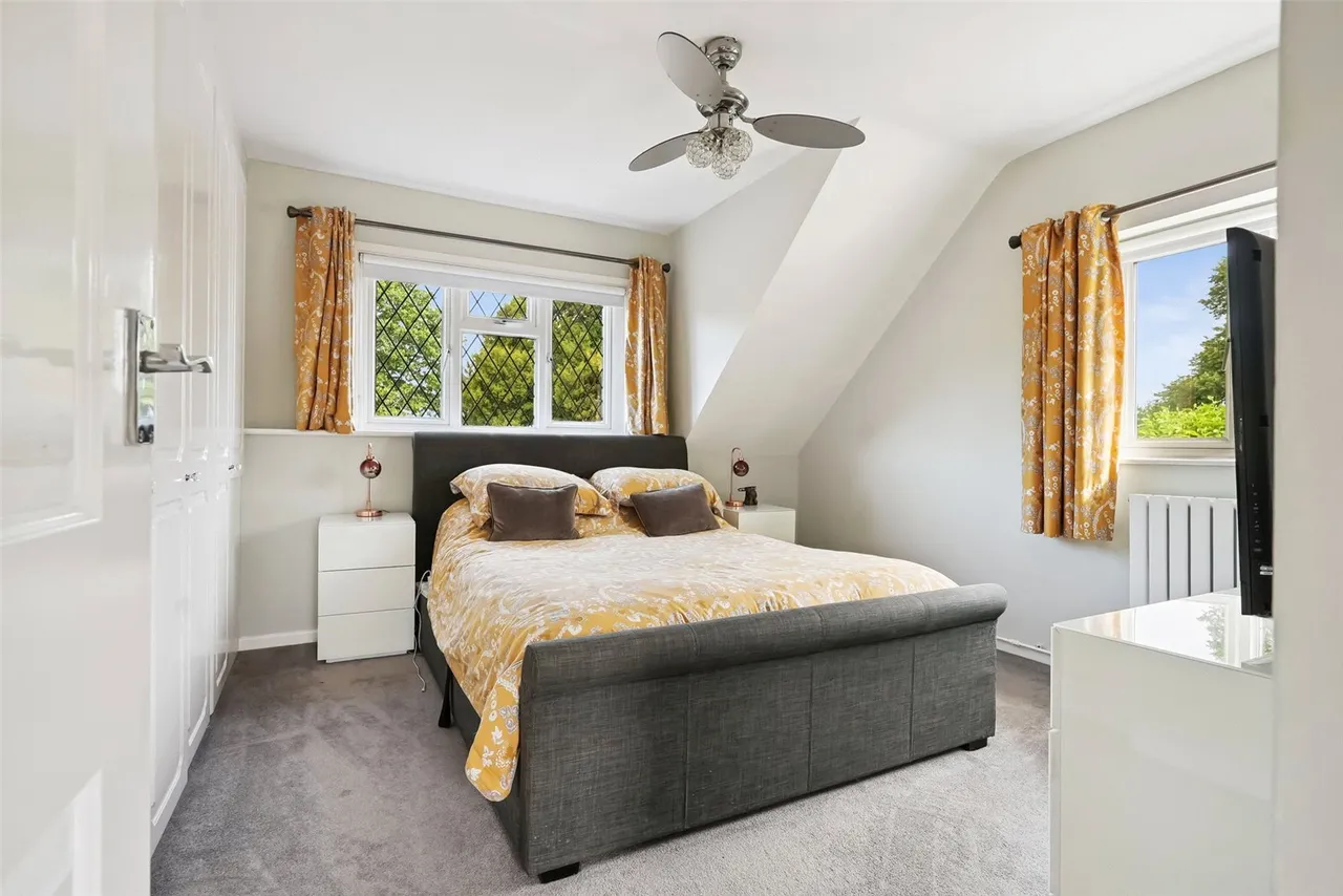 Hawkewood Road, Lower Sunbury, TW16 6HH, photo 12