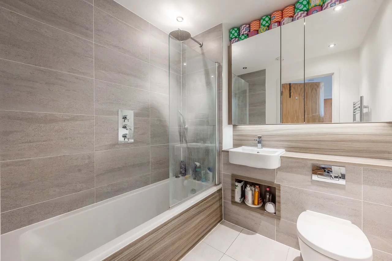 35 Baldwin Court, Lyon Road, Harrow, photo 6