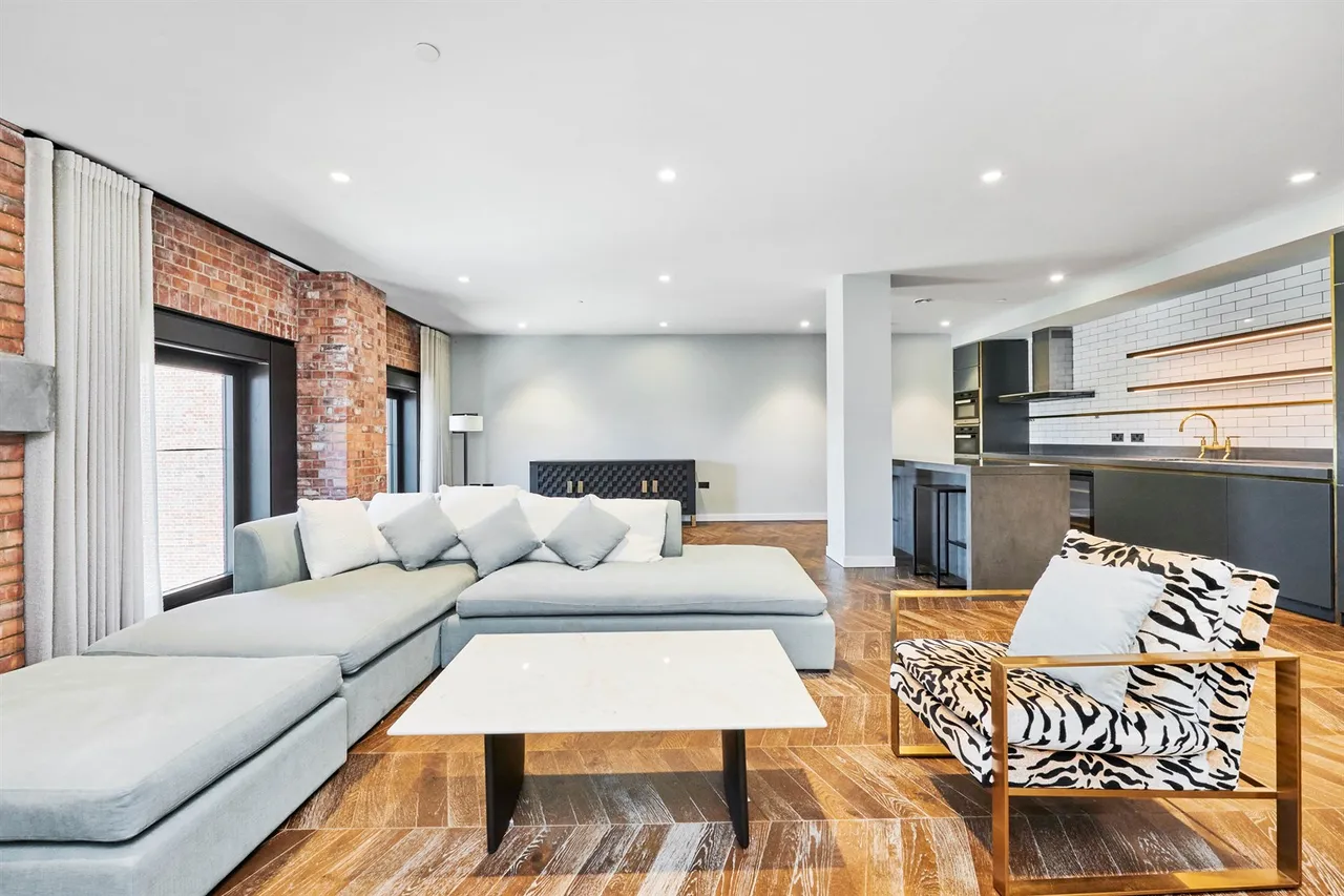 Circus Road West, London, SW11, photo 15