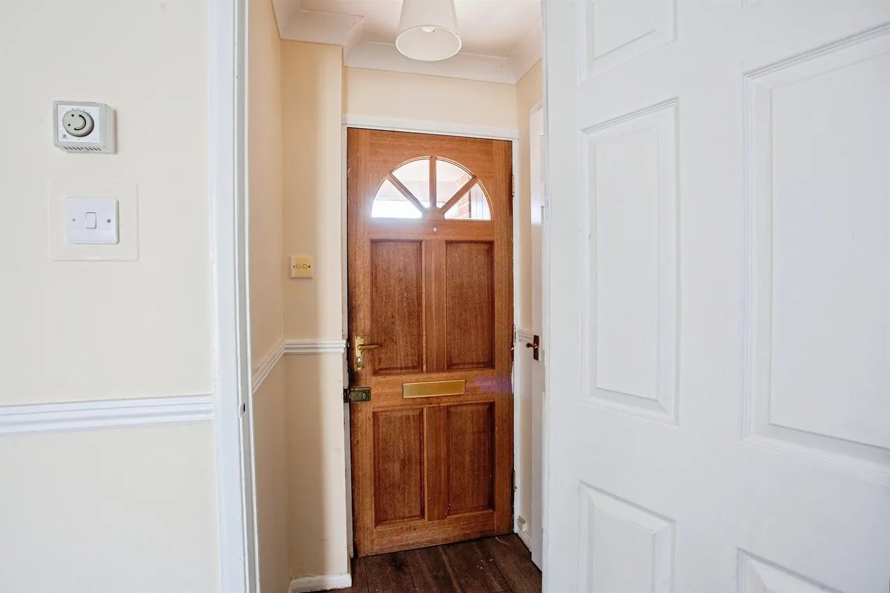 Grasby Court, Bramley, Rotherham, photo 5