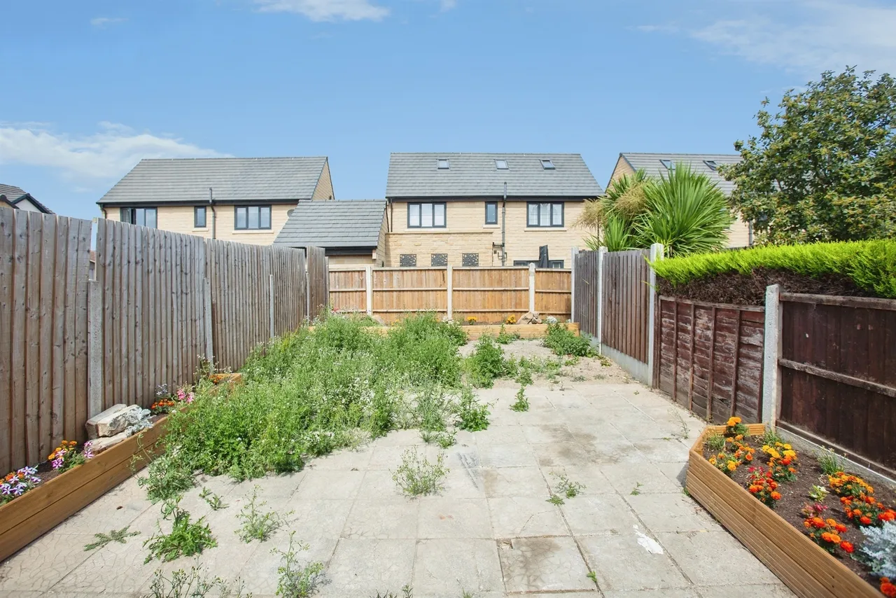 Grasby Court, Bramley, Rotherham, photo 4