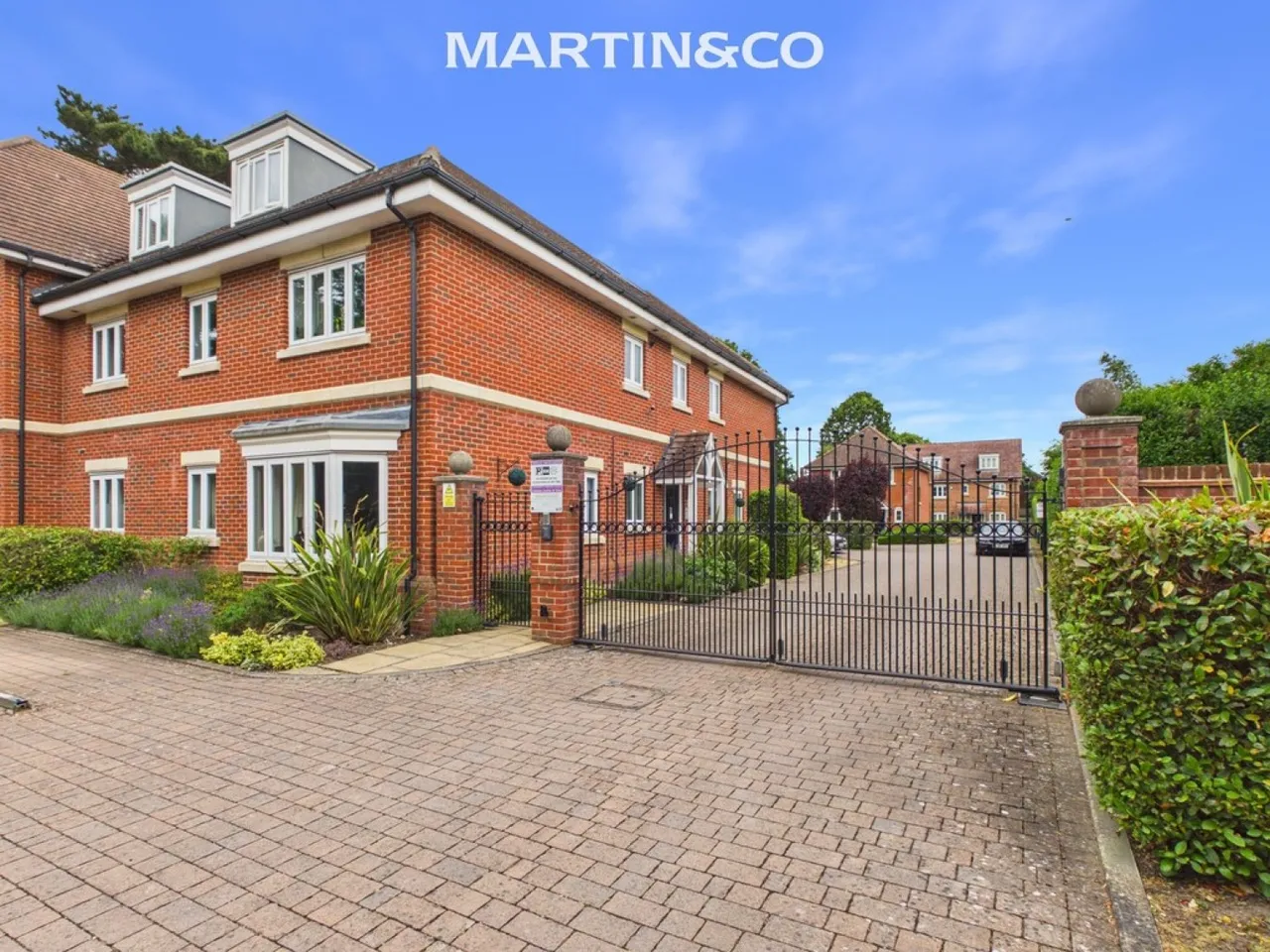 Dunnell Close, Sunbury-on-Thames, TW16, photo 23