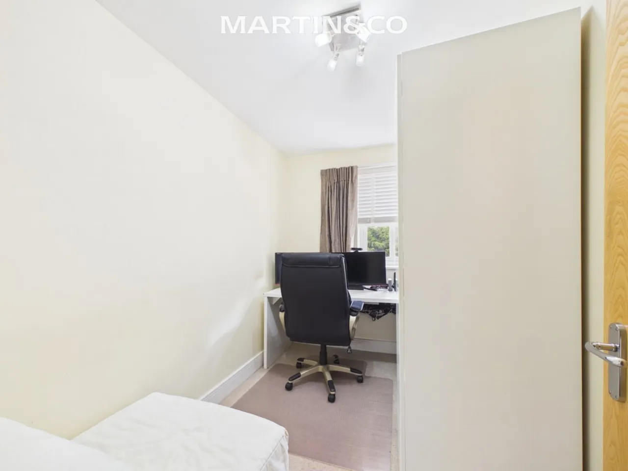 Dunnell Close, Sunbury-on-Thames, TW16, photo 13