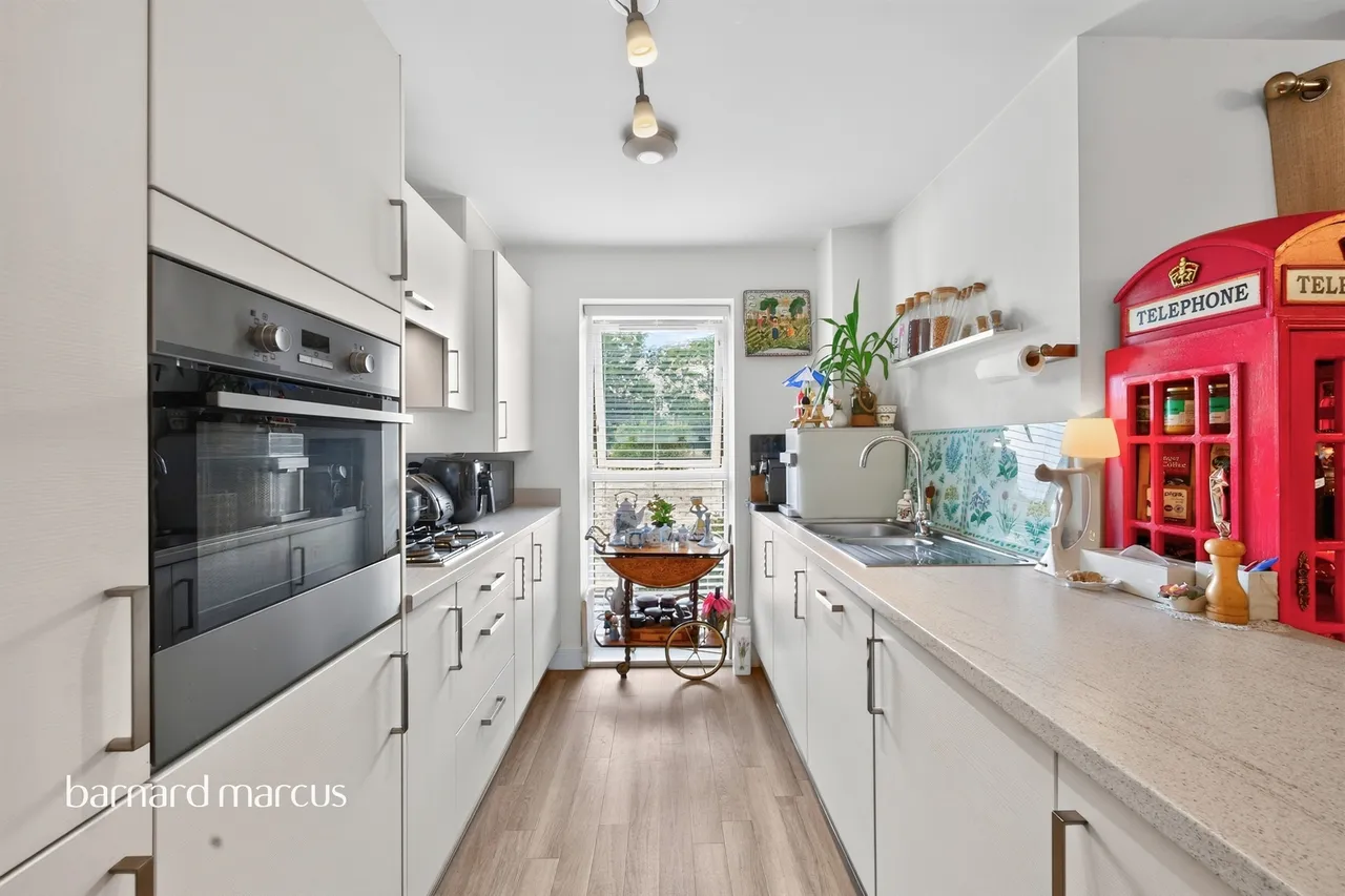 Tala Close, Surbiton, photo 5