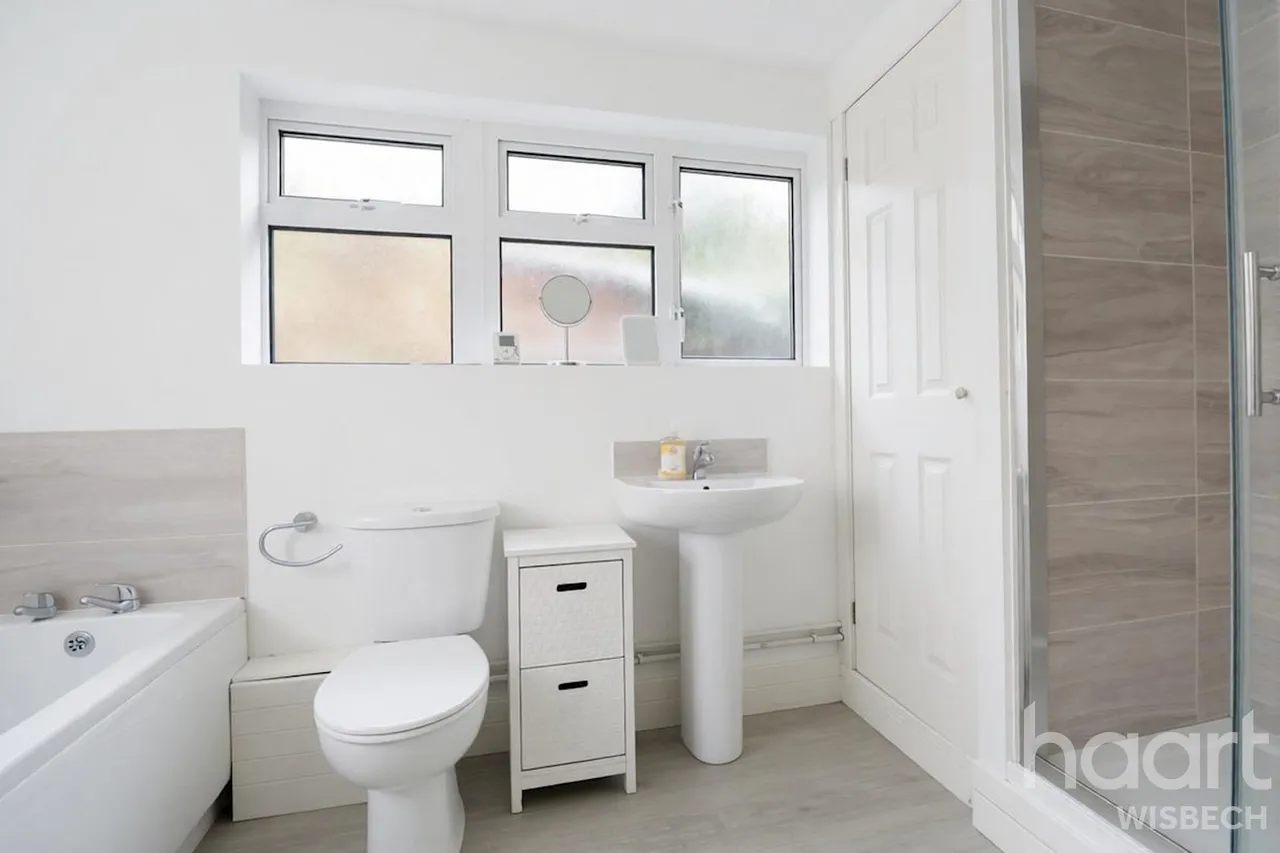 High Road, Wisbech St Mary, PE13, photo 9