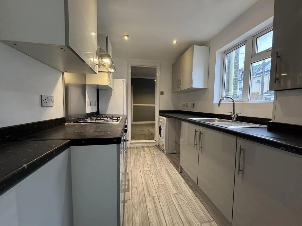 3 bed house to rent — Palmerston Road, Chatham, Kent ME4 5SS