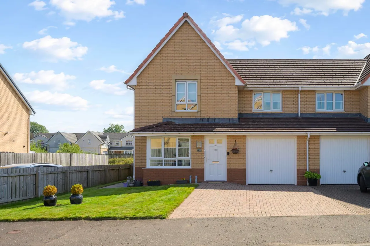 Craigcrest Place, Condorrat, G67 4GY, photo 2