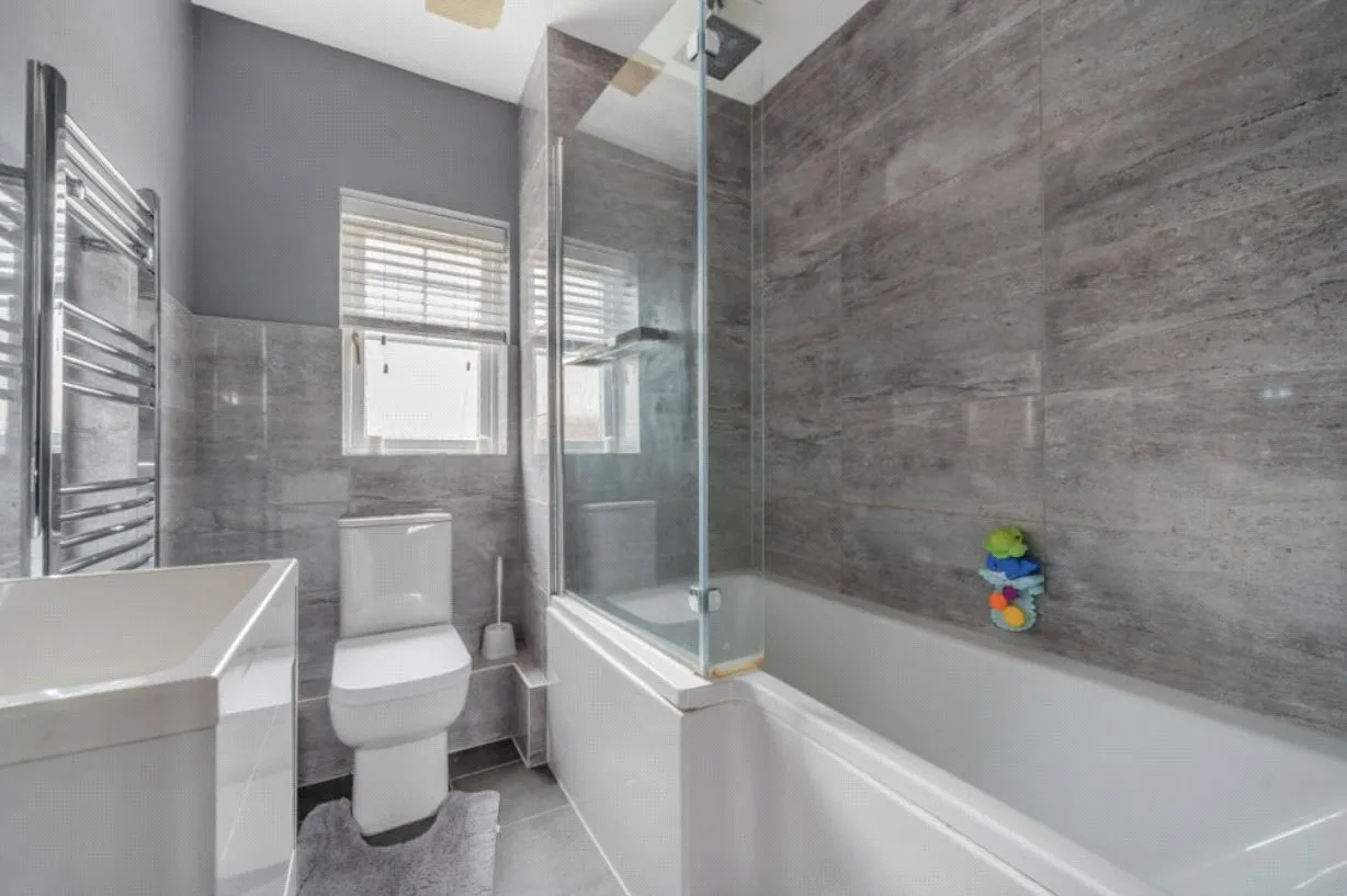 Wintney Street, Fleet, Hampshire, GU51 1AW, photo 3